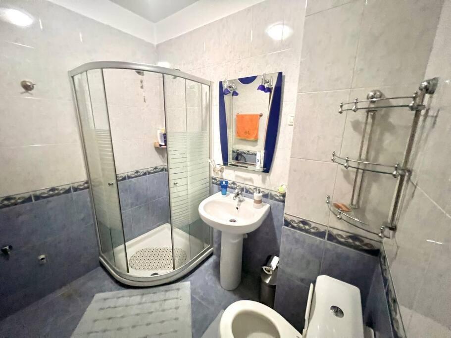 Central Tirana Flat Near Bazaar Exterior photo